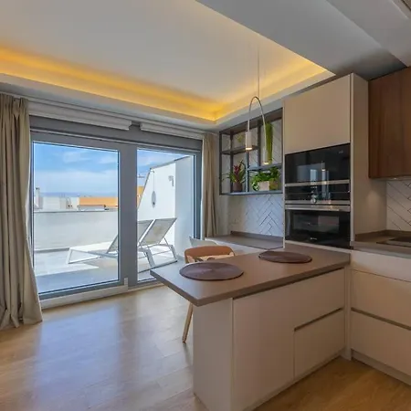 Apartment Centric Modern Floor With Terrace, Sea View And Parking Quality Beds