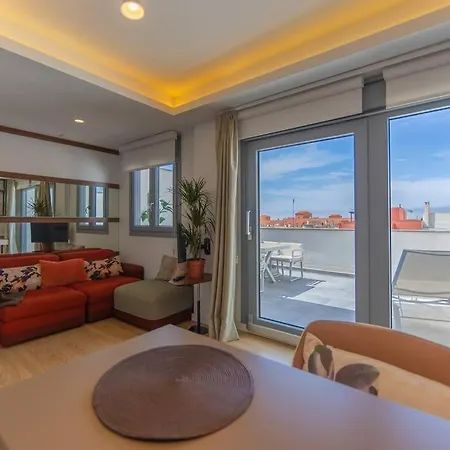 Centric Modern Floor With Terrace, Sea View And Parking Quality Beds Apartment
