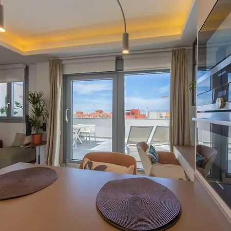 Apartment Centric Modern Floor With Terrace, Sea View And Parking Quality Beds