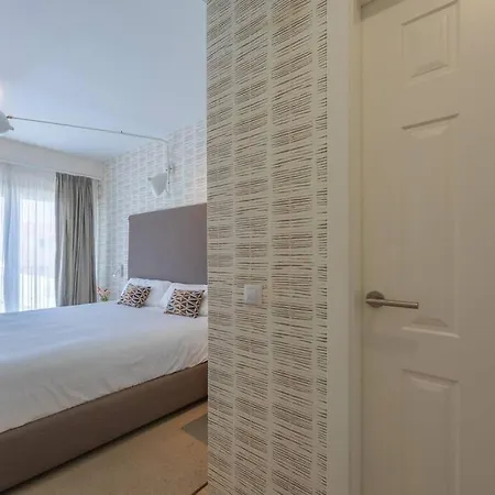 Centric Modern Floor With Terrace, Sea View And Parking Quality Beds *